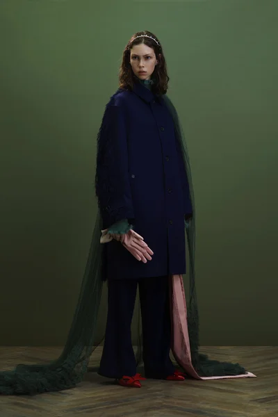 Look 10